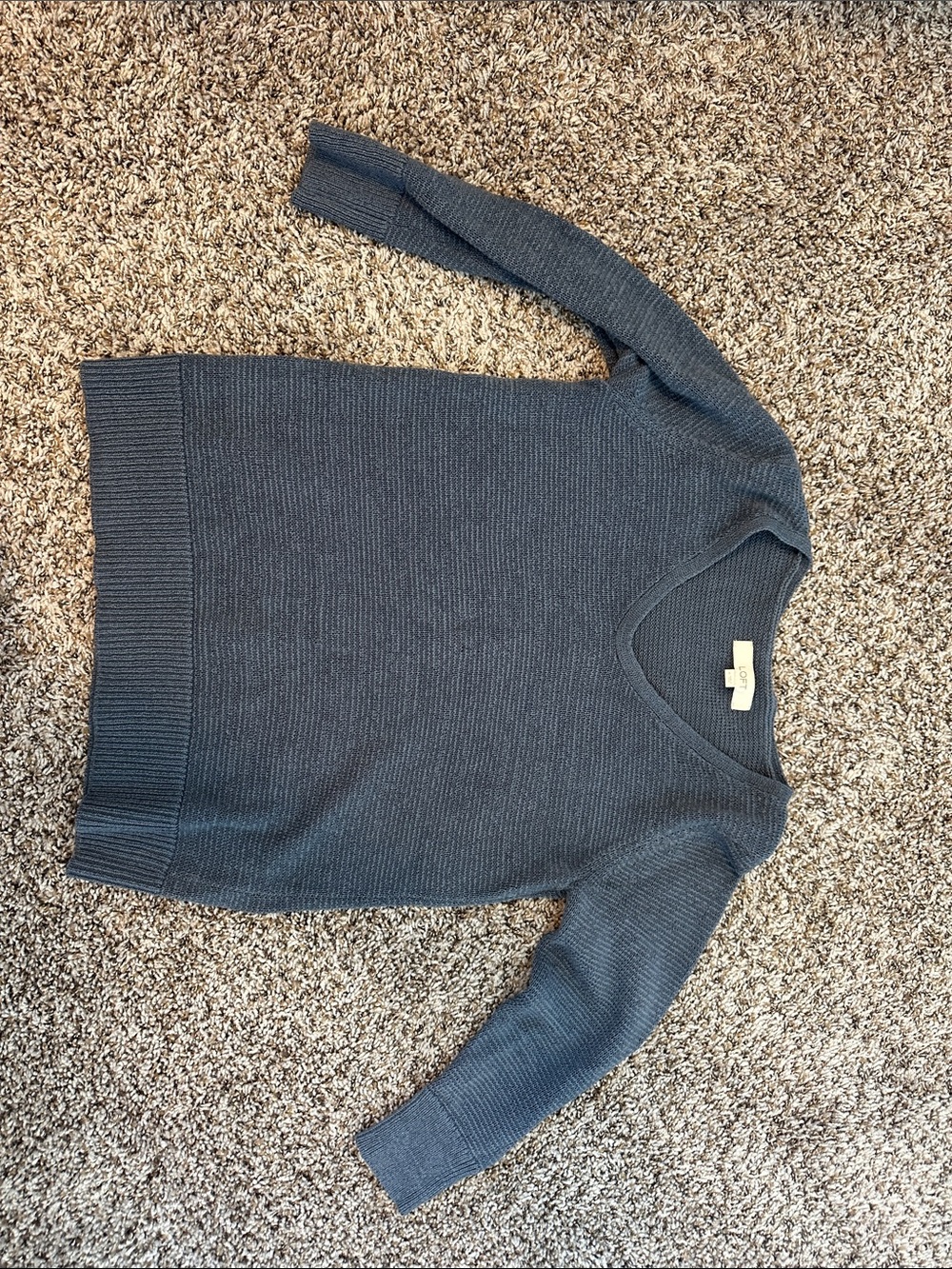 LOFT Women’s Blue light weight V-Neck Sweater